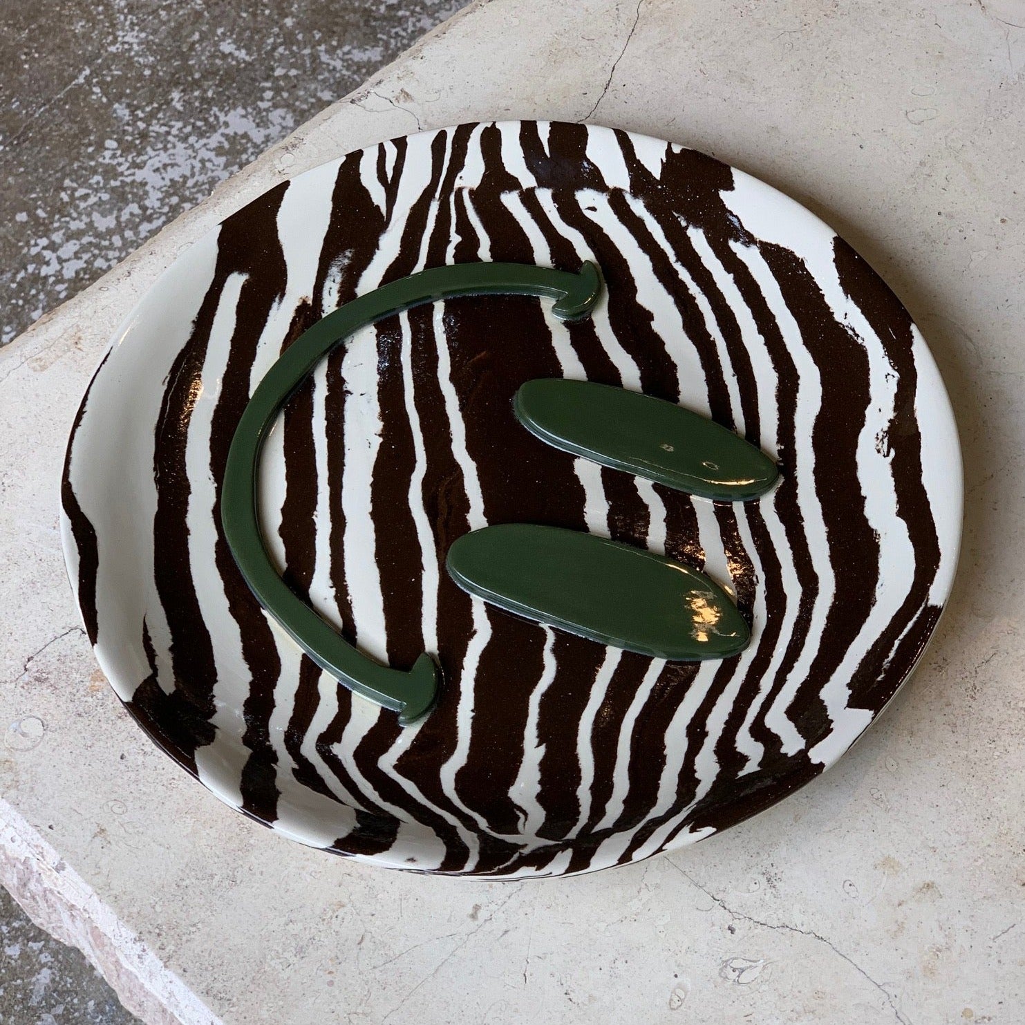 Brown & White Extra Large Happy Face Plate