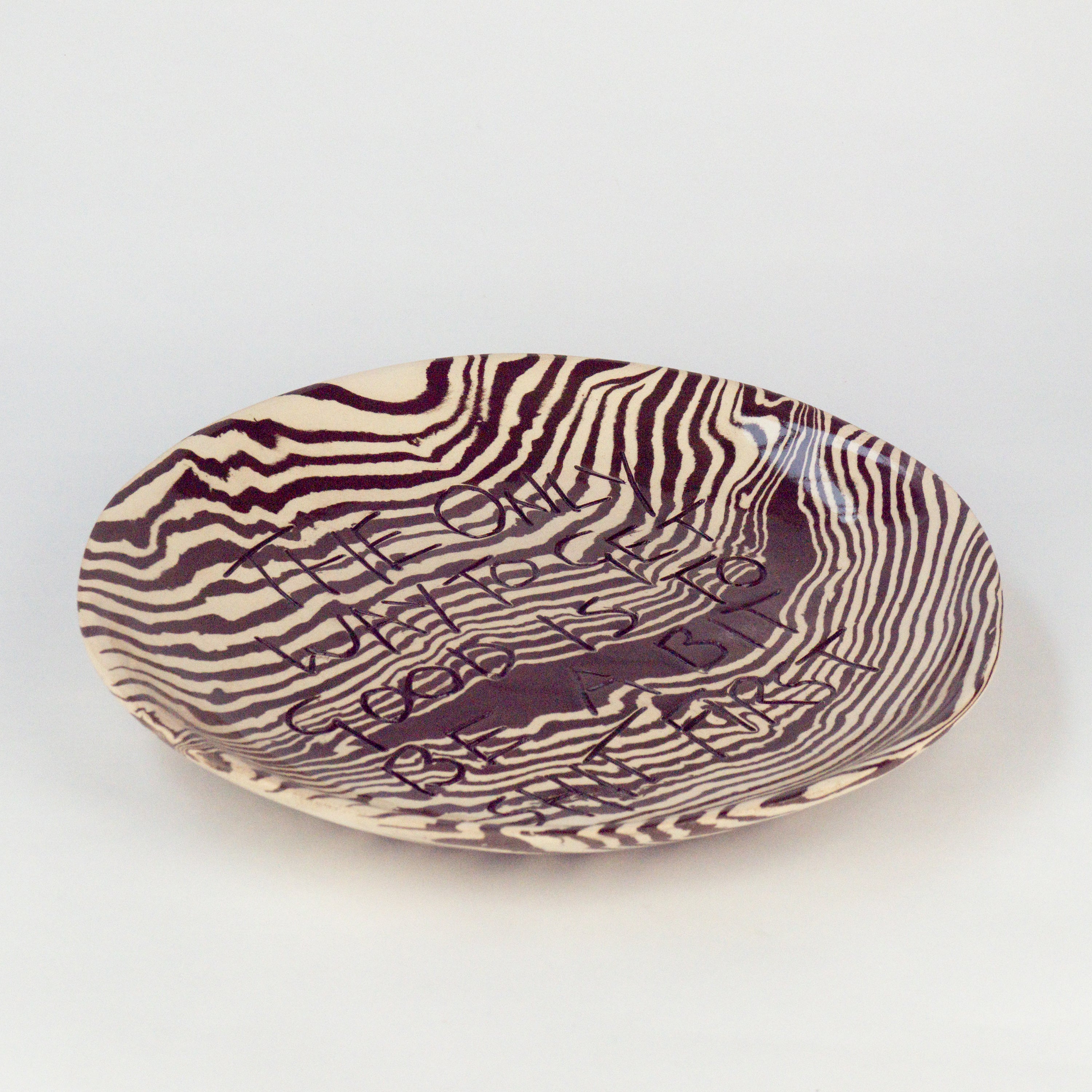 Brown & White 'slogan' wall hanging plate