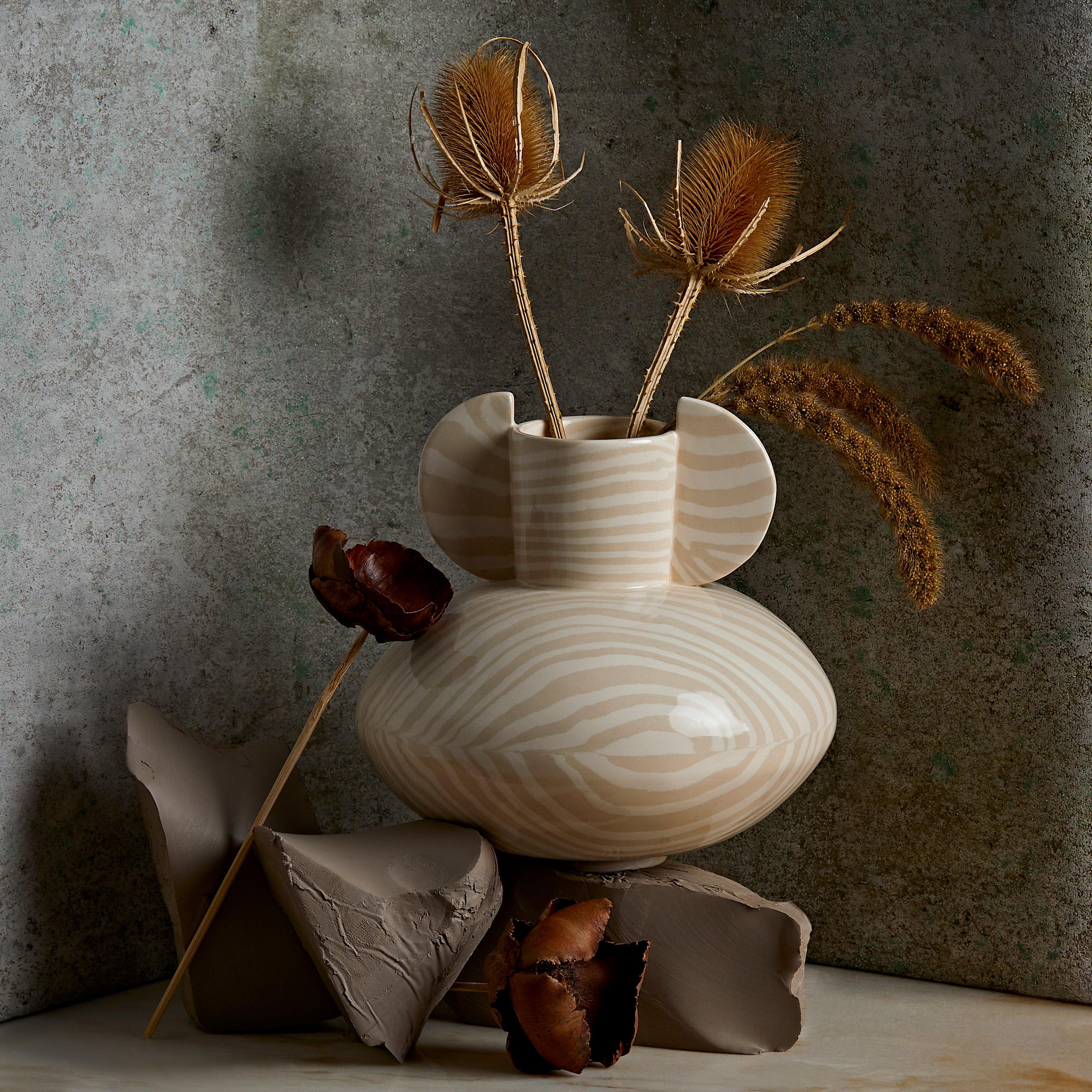 Oatmeal & White Marble Tudor Vase